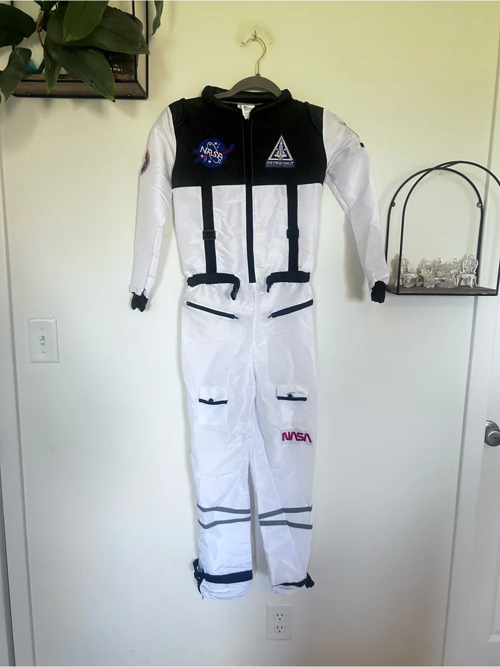 NWOT Children’s Astronaut Halloween Dress Up Costume Jumpsuit Size Large